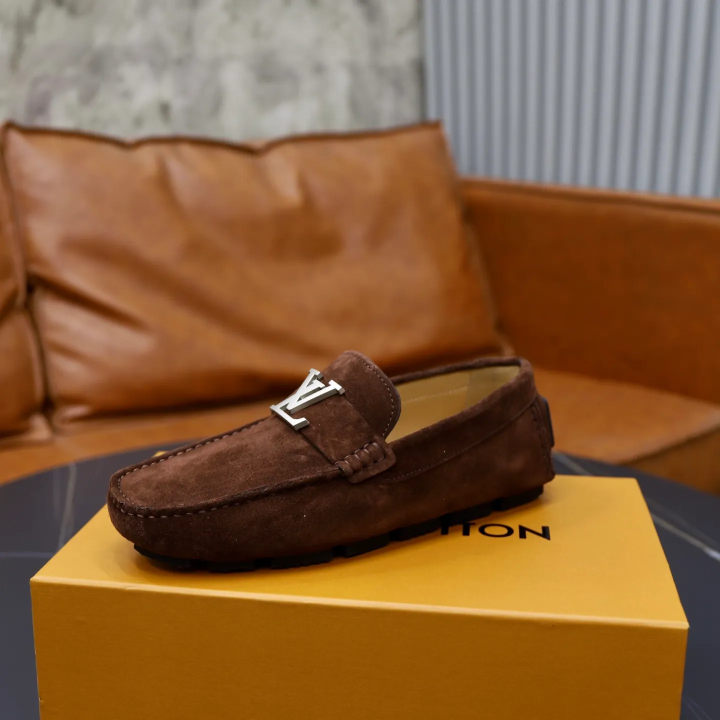 Ex-factory price: 480💰【LV】Louis Vuitton ⚠️High-end men’s driving and pedal series ⚠️38-44 (customized for 45) ⚠️All original cowhide leather! Thick and soft! Made entirely of calfskin lining! Rubber sheet anti-slip beanie sole! Three-dimensional package technology! Fashionable and classic! Handicrafts! Original high quality! Feel free to compare!